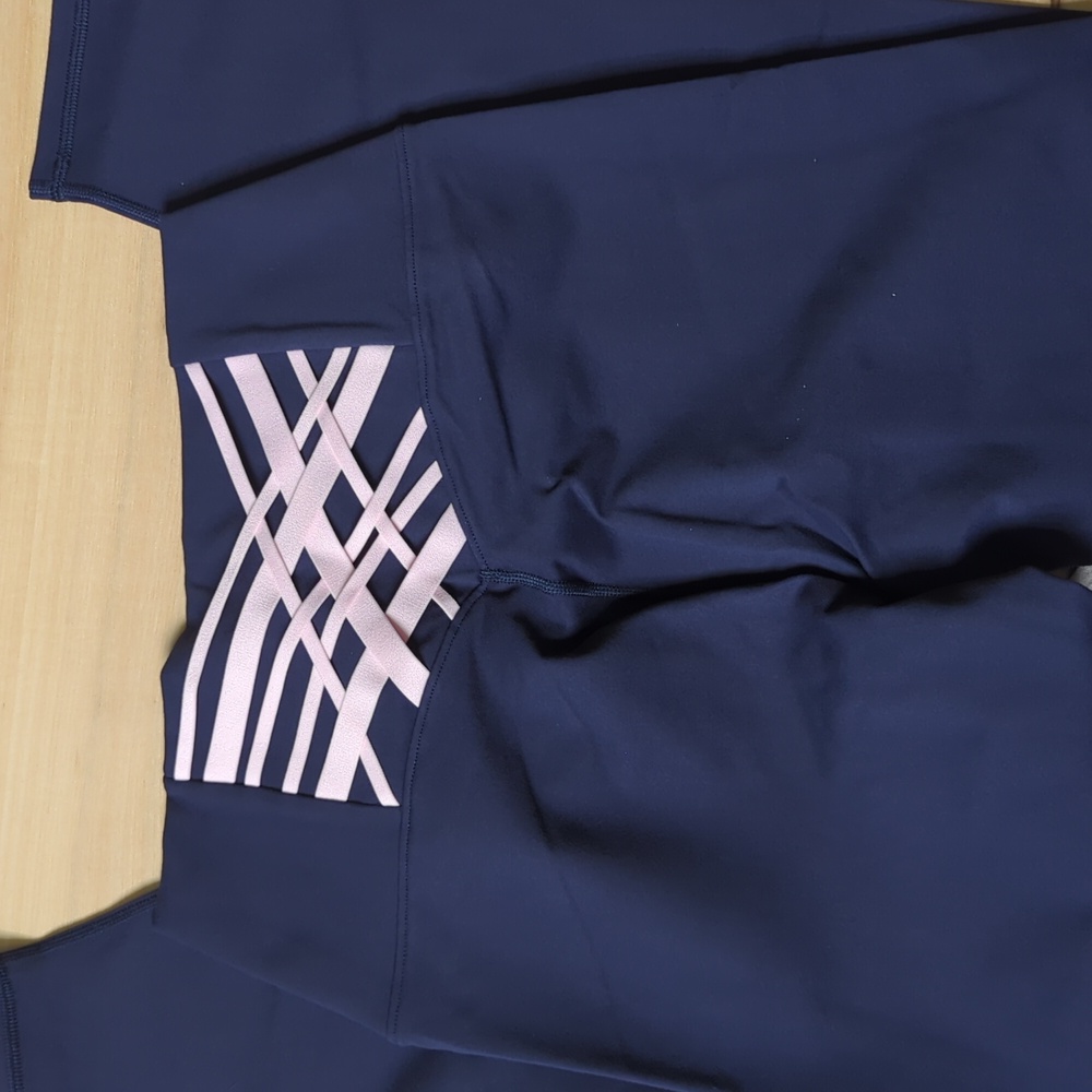 Fabletics Boost Powerhold High Waisted 7/8 Leggings - Picture 2 of 2